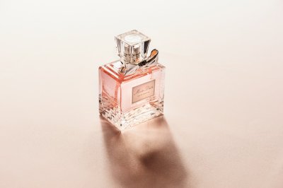 Theegeur is dé parfumtrend van deze zomer